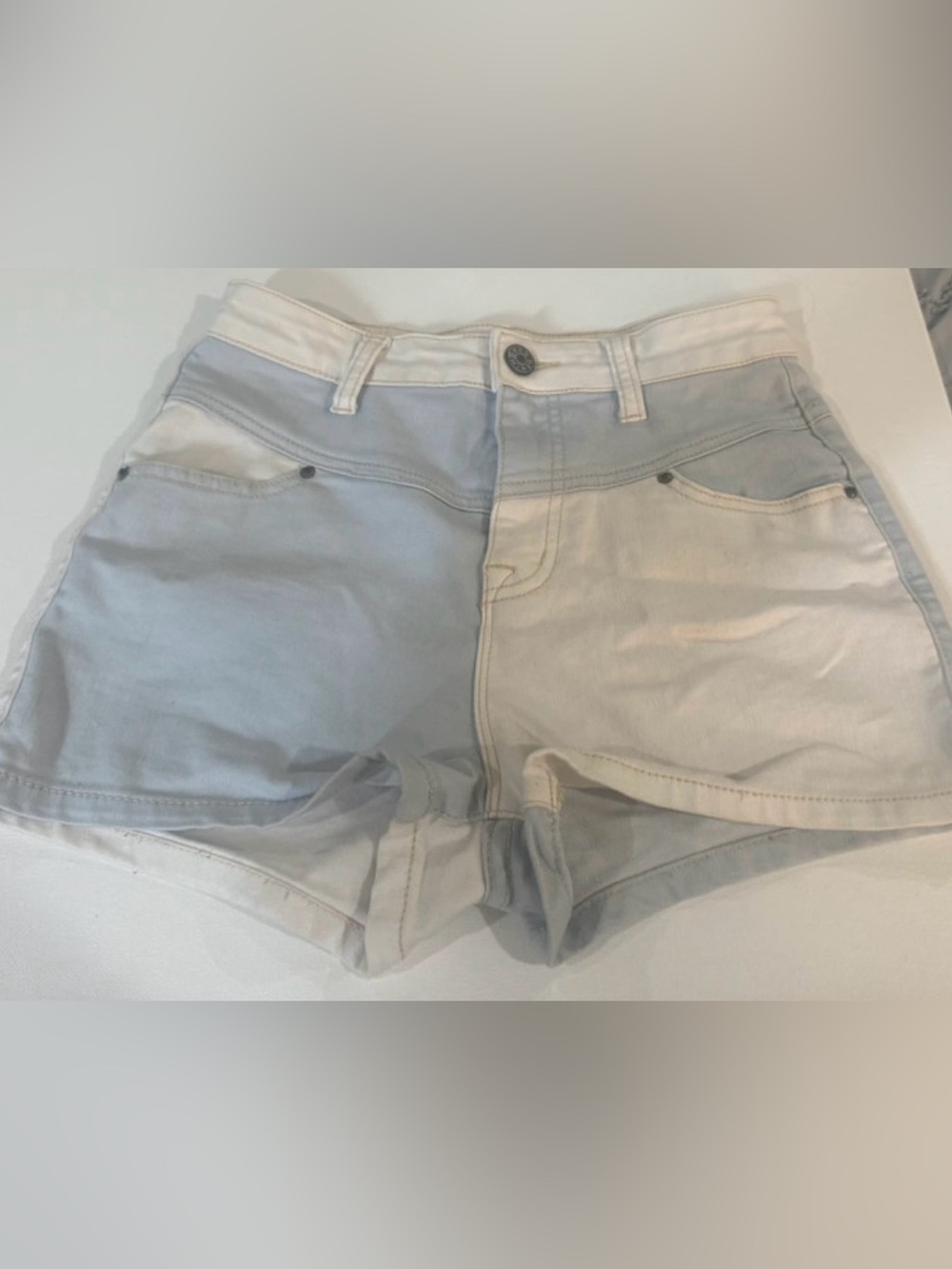 Urban outfitters bdg Two-Tone Light Blue and white Women’s Denim Shorts sz 26